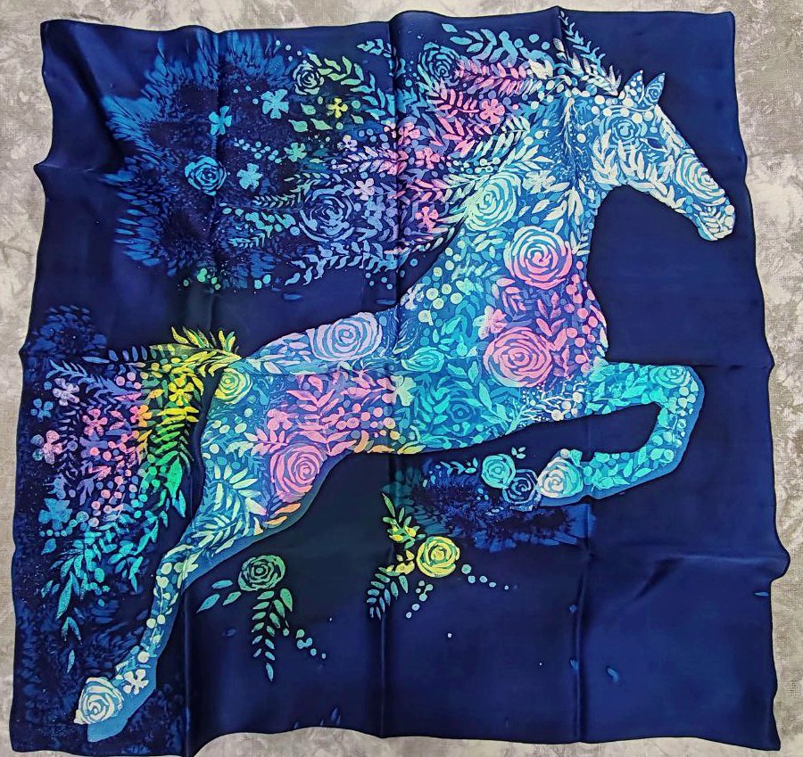 Шелковый платок в стиле Hermès